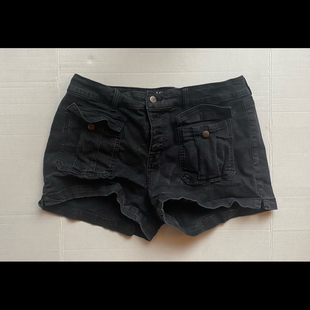 No Boundaries Black Mid Rise Buttoned Short Shorts